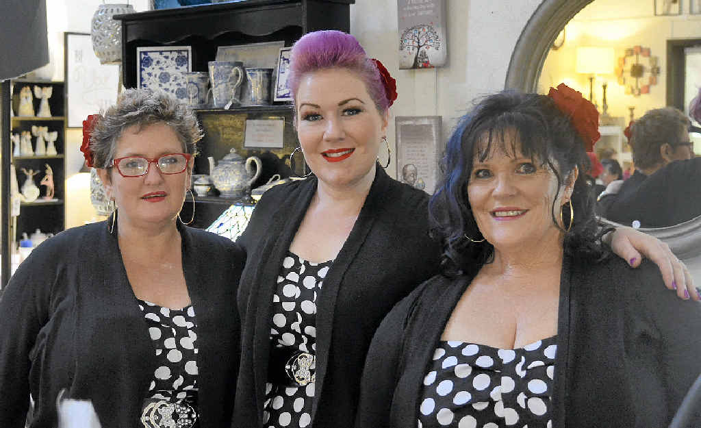The Blue Violets – Tara Clarke, Michelle Fajdiga and Janelle Makings – performed at the Leukaemia Foundation fundraiser. The Blue Violets – Tara Clarke, Michelle Fajdiga and Janelle Makings – performed at the Leukaemia Foundation fundraiser.